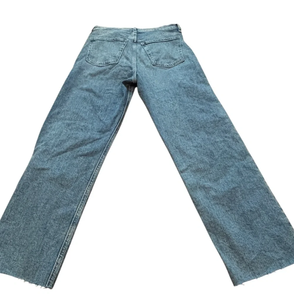 Old Navy extra hi-rise Sky-Hi Straight Jeans size 4 button fly raw hem - Picture 9 of 9